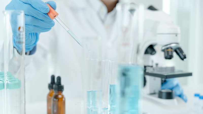 蛋白酶价格：如何选择合适的厂家与产品**